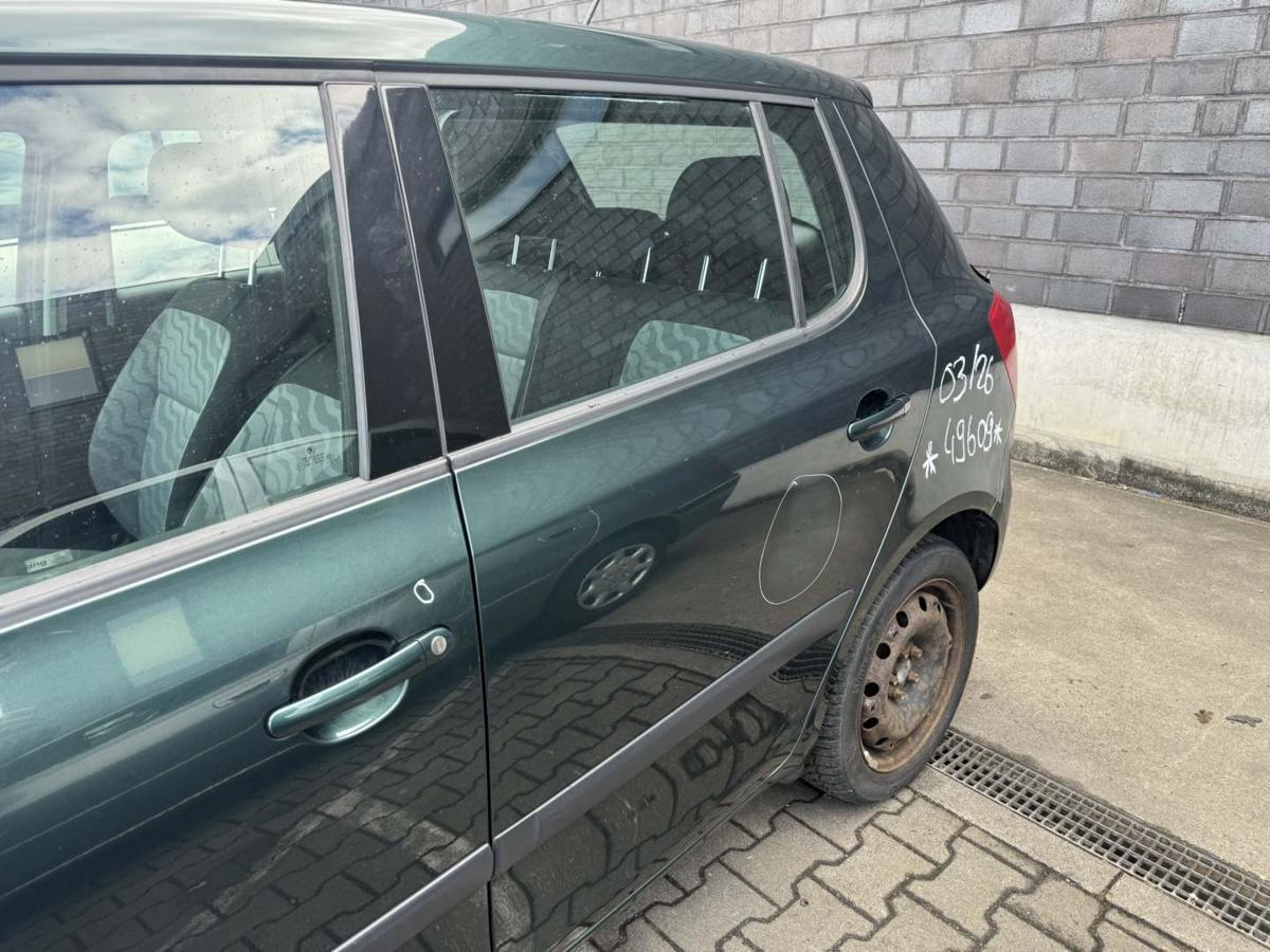 Skoda Fabia 2 original T&uuml;r hinten links LF6K Highland Gr&uuml;n Flie&szlig;heck Rohbau Bj.2008